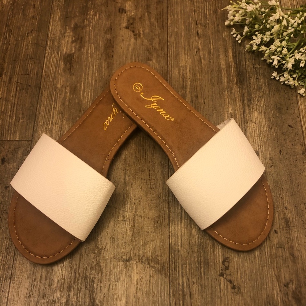 🌻🌞 NEW Slip On Sandals 🌞🌻